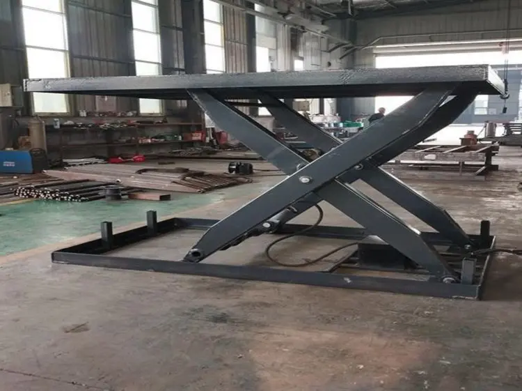 Finished custom welded lifting platform with powder coating