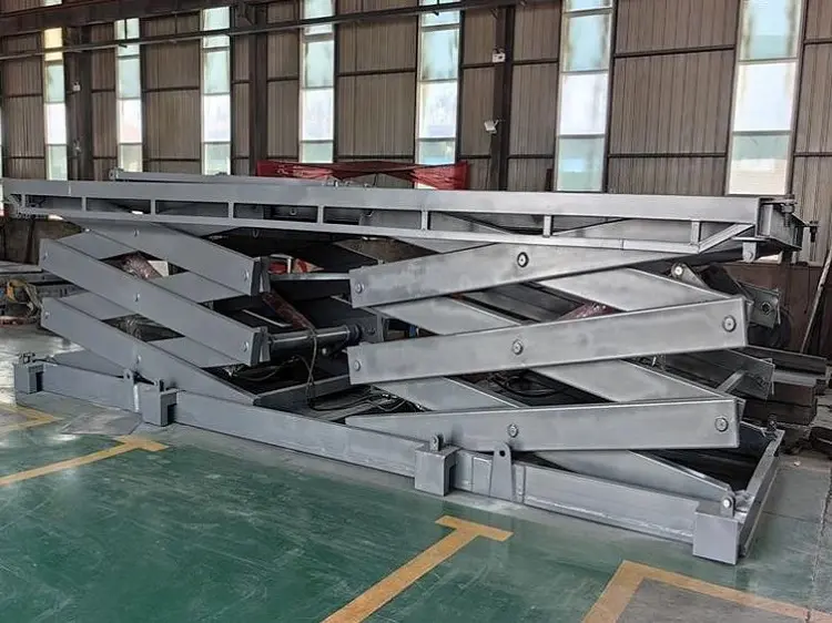 Custom welding service for industrial lifting platforms