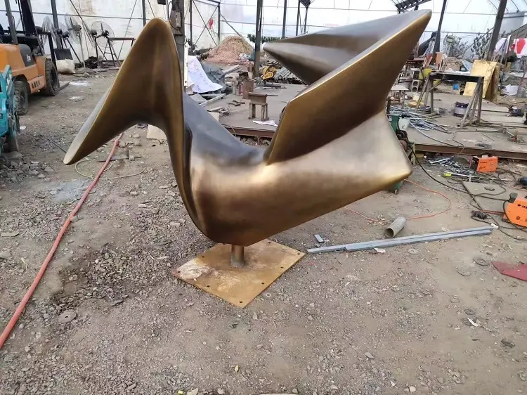 Stainless Steel Custom Shaped Sculpture Installation Scene