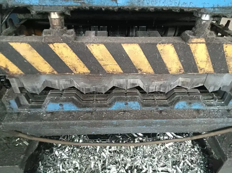 Floor deck roll forming machine for metal decking production